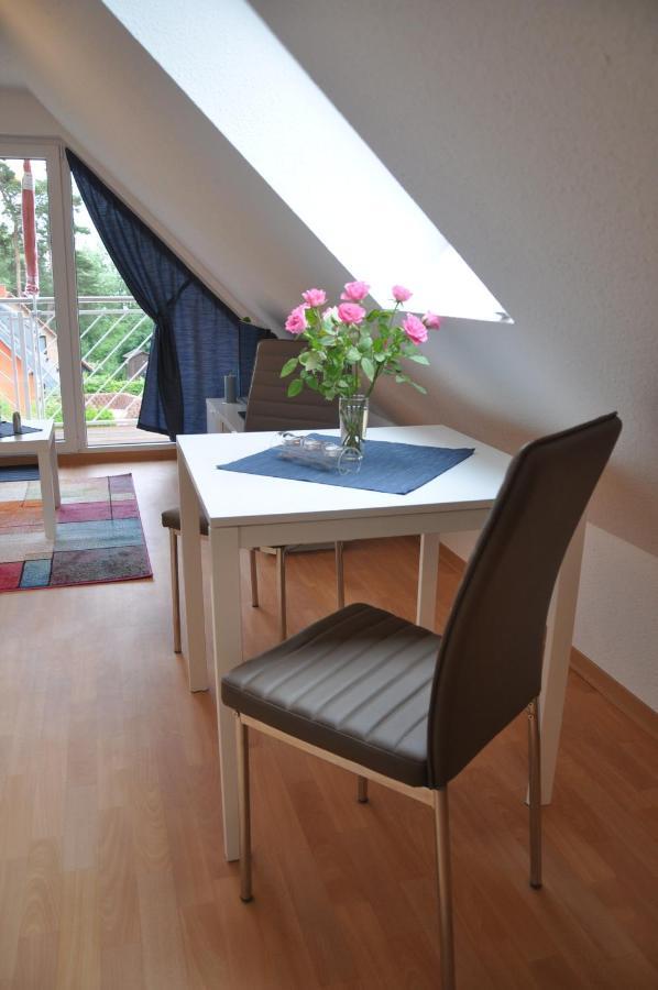 Ferienhaus Mueritzzauber / 1 Zimmer Dachgeschoss-Appartement Röbel Eksteriør bilde